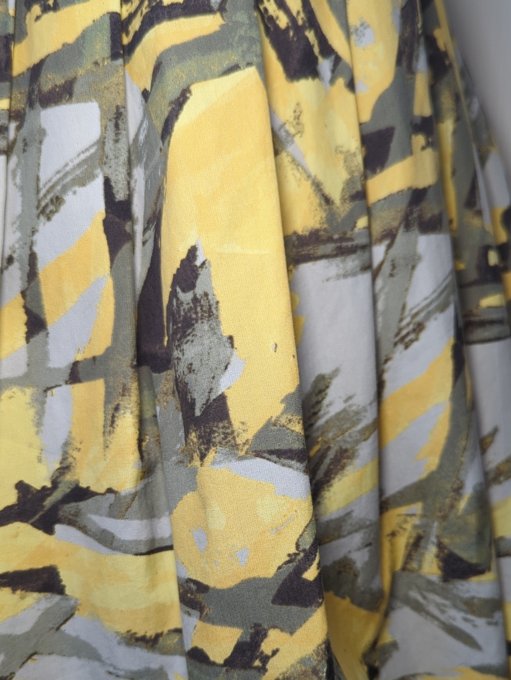 Moschino Cheap and Chic Women’s Abstract Print Yellow & Gray A-Line Skirt - Picture 2 of 6
